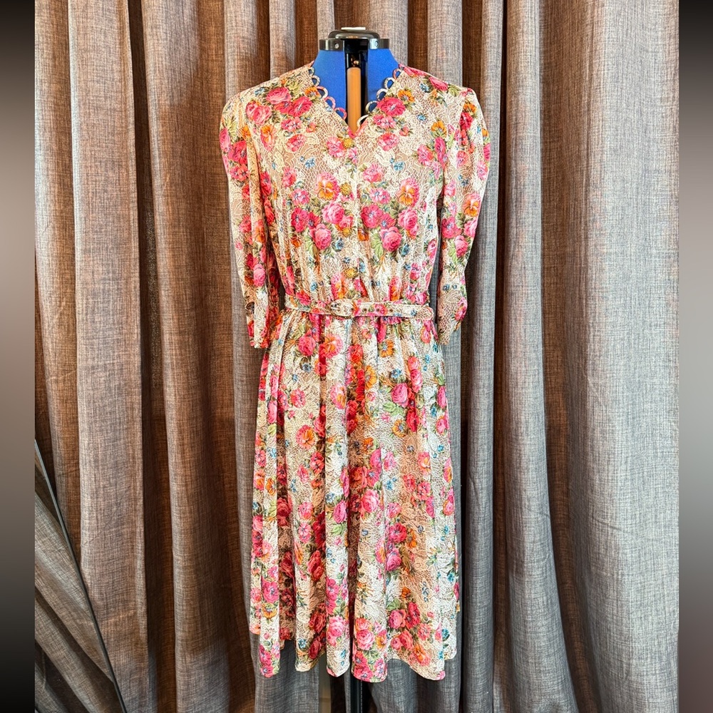 Women's Vintage WHIRLAWAY FROCKS Floral Dress with Belt— Size 18